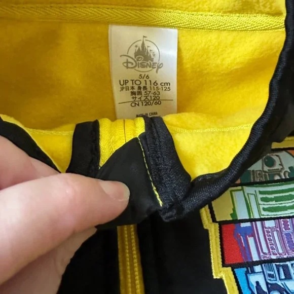 Boys Disney Sweater Lot Star Wars Mickey Mouse Pullover Sweatshirt Size 5/6 - Picture 4 of 12